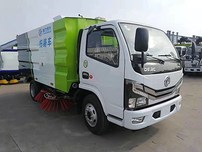 国六东风多利卡5方扫路车